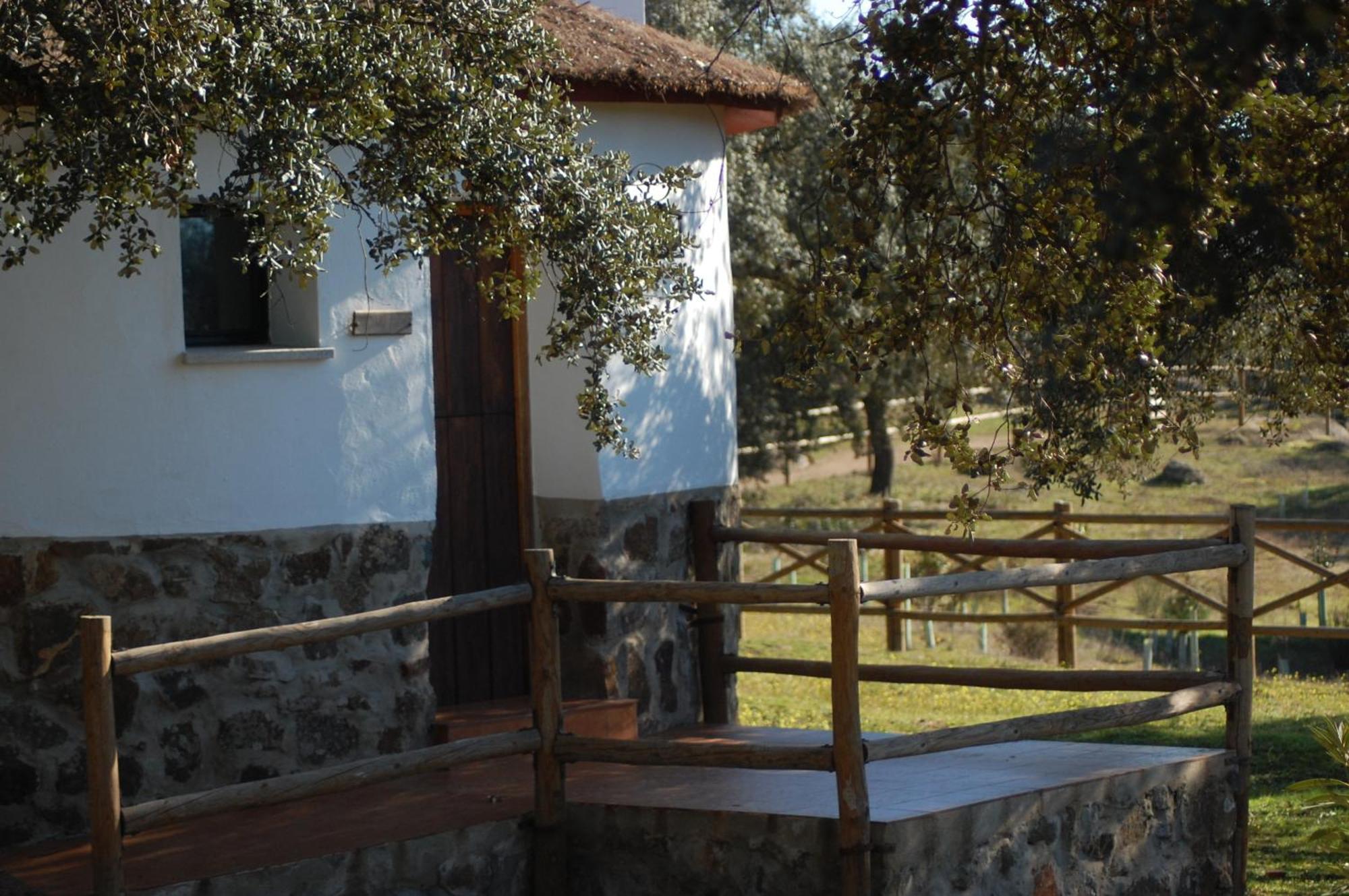 Los Chozos De La Roca La Roca de la Sierra ภายนอก รูปภาพ